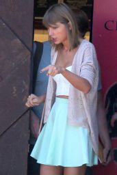 Taylor Swift - Out in Studio City, August 2015