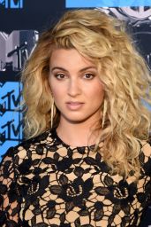 Tori Kelly – 2015 MTV Video Music Awards at Microsoft Theater in Los Angeles