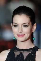 Anne Hathaway – ‘The Intern’ Premiere in London