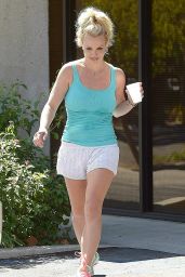 Britney Spears Arrives at Dance Studio in Westlake Village, September 2015