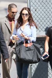 Elizabeth Gillies Booty in Jeans - Arriving at Jimmy Kimmel Live! in Hollywood, September 2015
