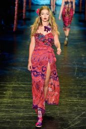 Gigi Hadid - Anna Sui Spring 2016 Show - New York Fashion Week