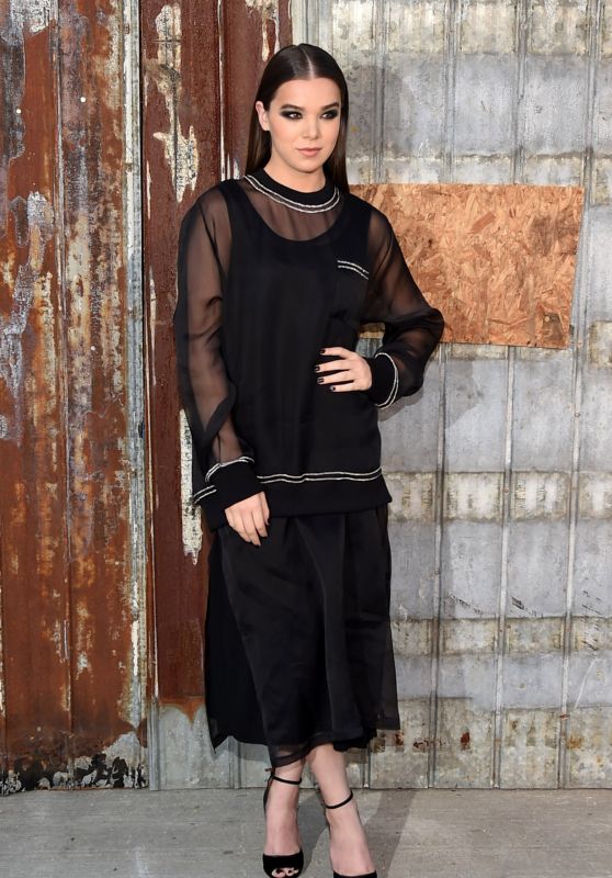 Hailee Steinfeld - Givenchy Show at Spring 2016 New York Fashion Week