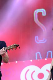 Hailee Steinfeld Performs at 2015 iHeartRadio Music Festival in Las Vegas