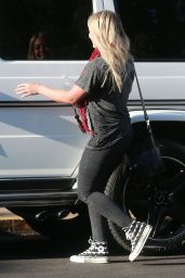 Hilary Duff Booty in TIghts - Los Angeles, September 2015
