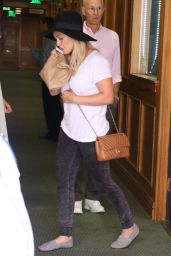 Hilary Duff Leaving a Doctor