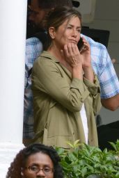 Jennifer Aniston - Set of Mother