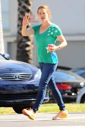 Jennifer Garner - Running Errands in Santa Monica, September 2015