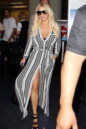 Jessica Simpson Airport Style - at LAX Airport in Los Angeles, September 2015
