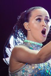 Katy Perry Performing at the Rock in Rio Music Festival in Rio de Janeiro, September 2015