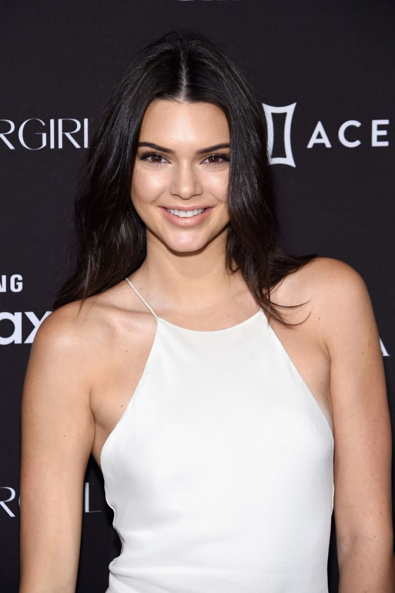 Kendall Jenner Latest Photos - CelebMafia