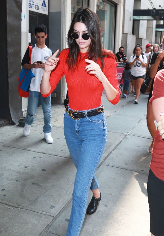 Kendall Jenner Casual Style - Leaving Her Apartment in NYC, September 2015