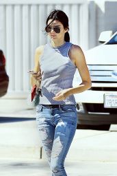 Kendall Jenner - Heading into In-N-Out For Lunch in Sherman Oaks, September 2015
