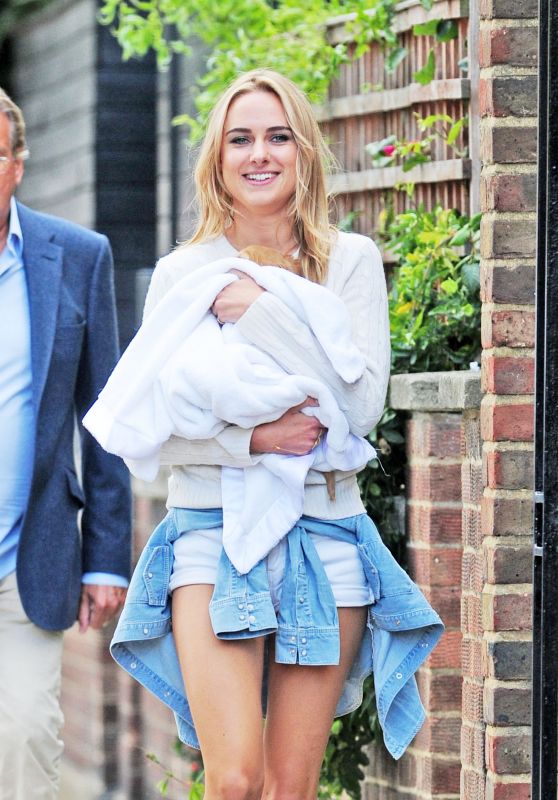 Kimberley Garner - Out With Her New Puppy on Kings Road in London, September 2015