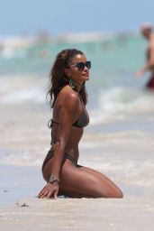 laudia Jordan Bikini Candids - Miami, September 2015