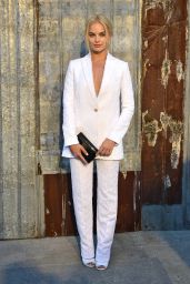 Margot Robbie - Givenchy Spring 2016 Fashion Show at New York Fashion Week