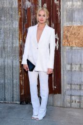 Margot Robbie - Givenchy Spring 2016 Fashion Show at New York Fashion Week