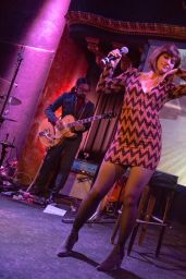 Mary Elizabeth Winstead - Performing With Her Band 
