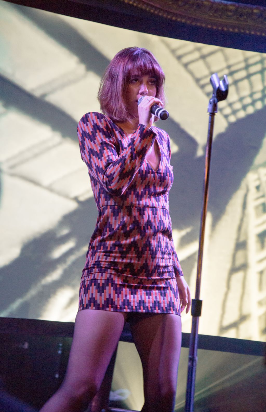 Mary Elizabeth Winstead - Performing With Her Band 'Got A 