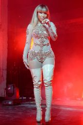 Nicki Minaj - Preforming at the Givenchy Party - Milan Fashion Week S/S 2016