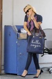 Reese Witherspoon Shopping in Beverly Hills, September 2015