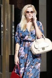 Reese Witherspoon Street Fashion - Out in Los Angeles, September 2015