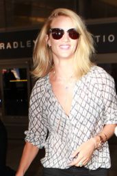 Rosie Huntington-Whiteley at LAX Airport, September 2015