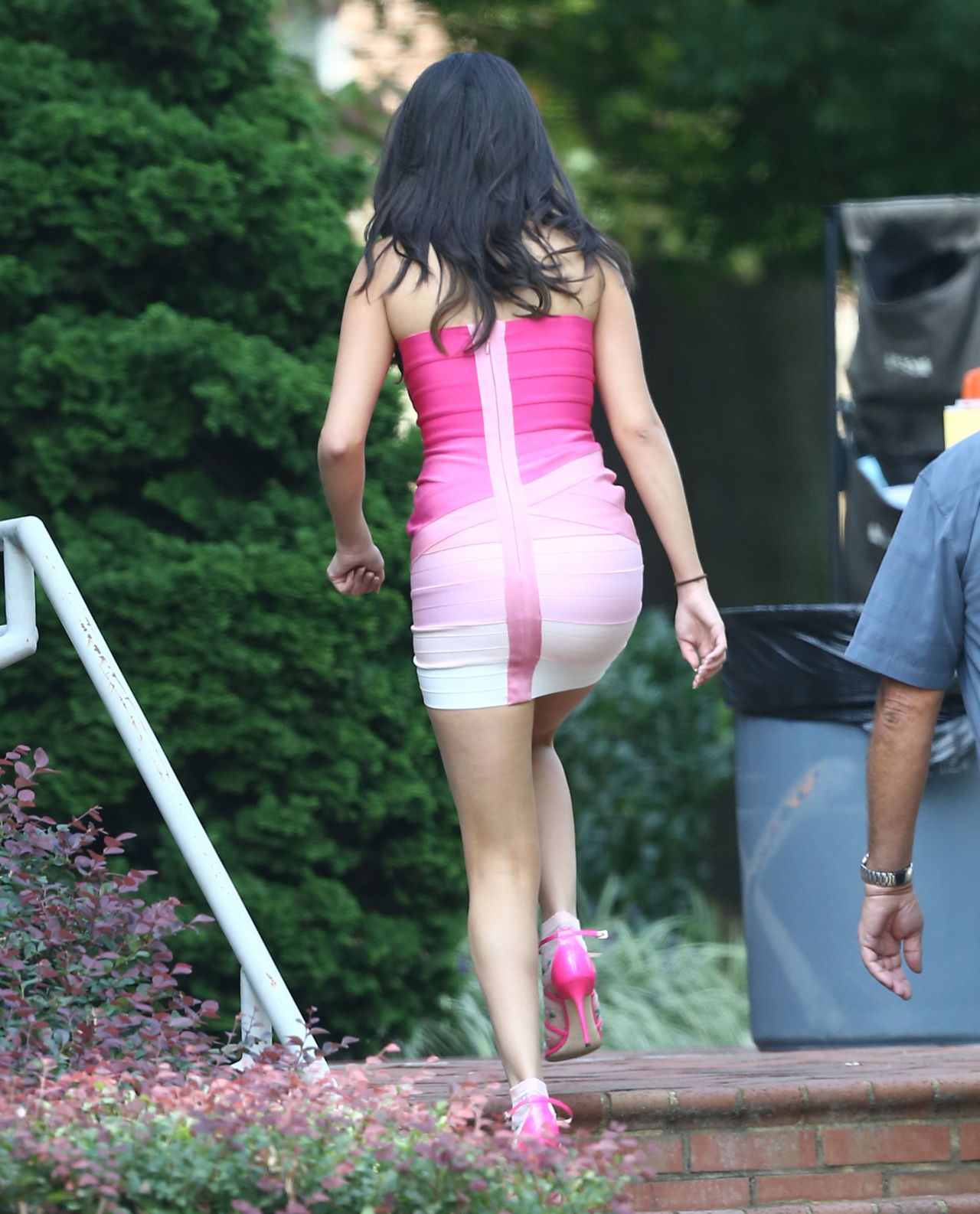 Selena Gomez Spotted on 'Neighbors 2' Set: See a Pic