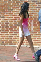 Selena Gomez - On the set of Neighbors 2