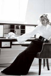 Sienna Miller - Vogue UK Magazine October 2015 Issue