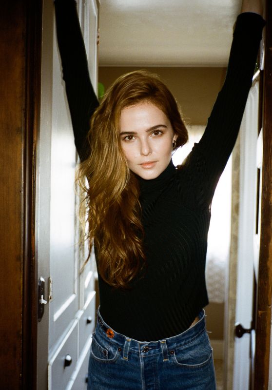 Zoey Deutch - Photoshoot for the 3rd Issue of Herione 2015 