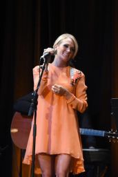 Carrie Underwood - Country Music Hall of Fame & Museum: 