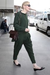 Cate Blanchett - Arrives at the Los Angeles International Airport, October 2015
