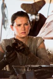 Daisy Ridley - Star Wars: The Force Awakens Poster and Photos (2015)