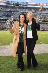 Demi Lovato - Jets vs. Washington Redskins Game at the MetLife Stadium in New Jersey