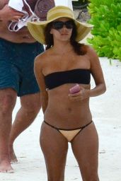 Eva Longoria Bikini Candids - Relaxing on the Beach in Cancun, October 2015