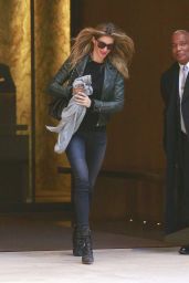 Gisele Bundchen - Leaving Her Apartment in NYC, October 2015
