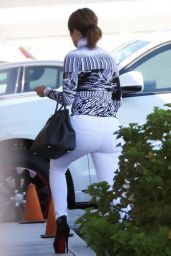 Jennifer Lopez Booty in Tight Jeans - Las Vegas, October 2015