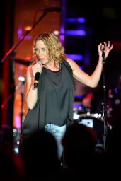 Jennifer Nettles - Performs at the CAA Party on Day 2 of the IEBA 2015 Conference 