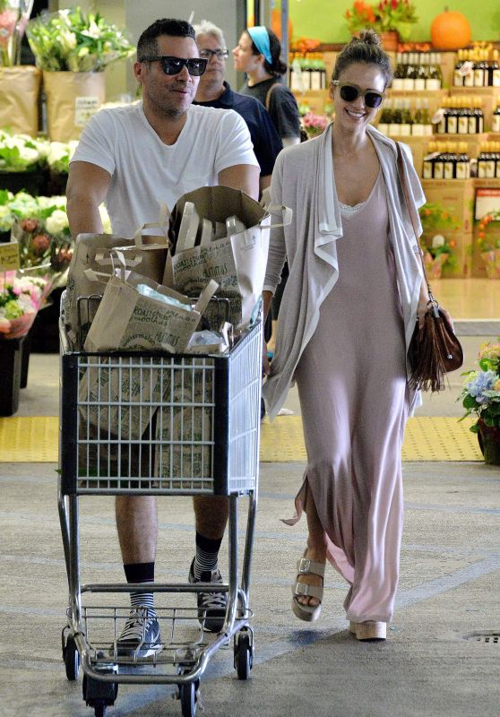Jessica Alba and Cash Warren - Shopping in Los Angeles, October 2015