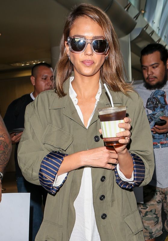 Jessica Alba at LAX Airport, October 2015
