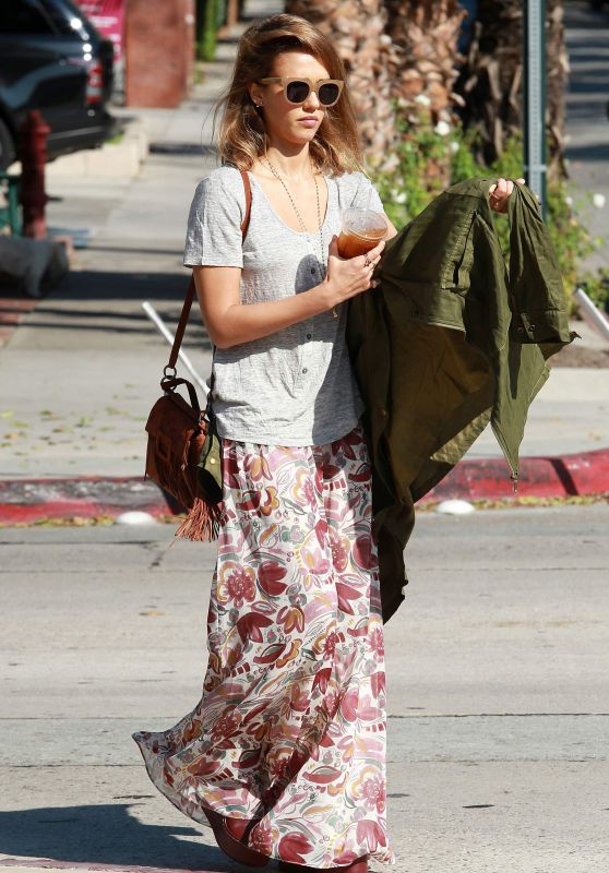 Jessica Alba Street Style - Out in LA, October 2015