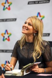 Jewel Kilcher Performs and Greets Fans at Mall of America in Bloomington, October 2015