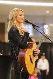 Jewel Kilcher Performs and Greets Fans at Mall of America in Bloomington, October 2015