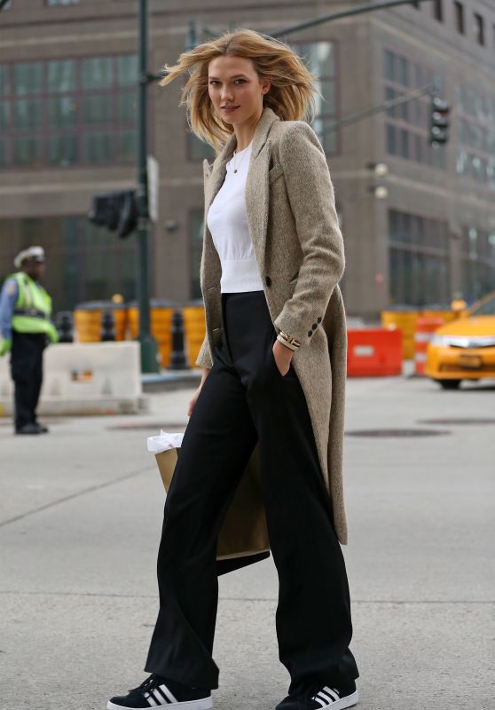 Karlie Kloss - Out in New York City, October 2015 • CelebMafia