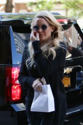 Kate Hudson - Arriving at Her Hotel in NYC, October 2015