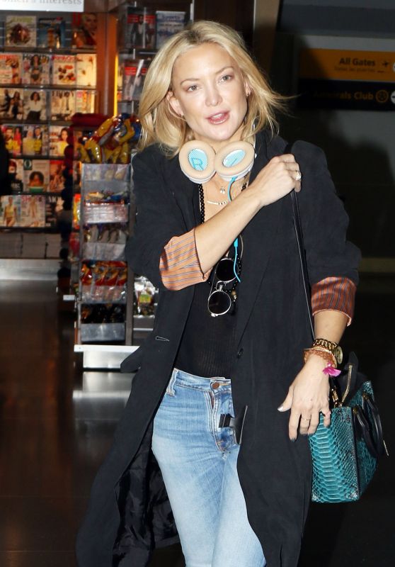 Kate Hudson at JFK Airport, October 2015