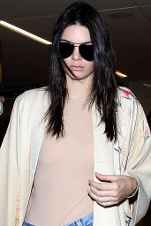 Kendall Jenner Airport Style - LAX in Los Angeles, October 2015