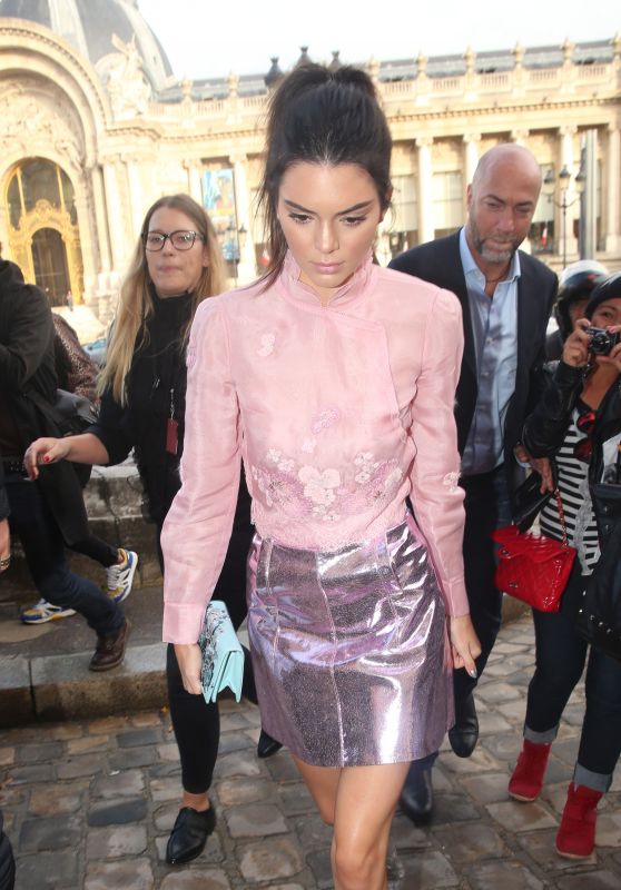Kendall Jenner - Arriving at Shiatz Chen Fashion Show in Paris, October 2015
