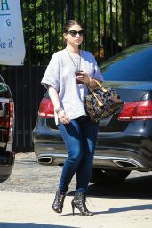 Michelle Trachtenberg Heads to Lunch at Gracias Madre in West Hollywood, October 2015